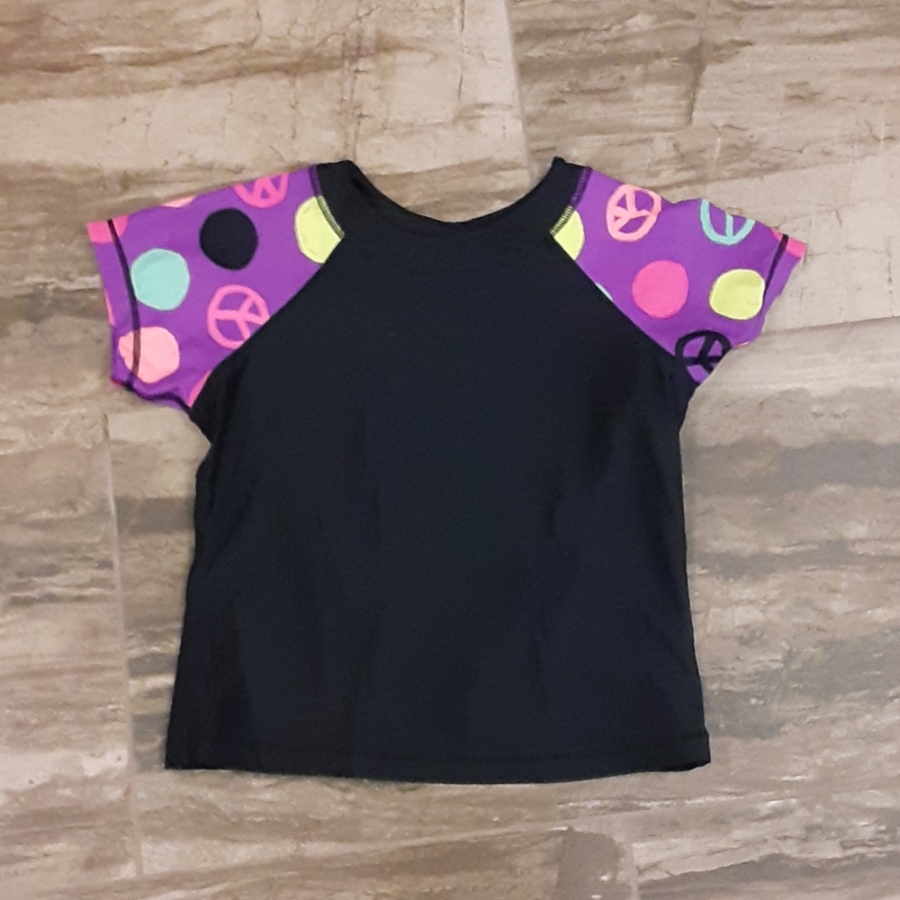 Xhilaration size medium rash guard